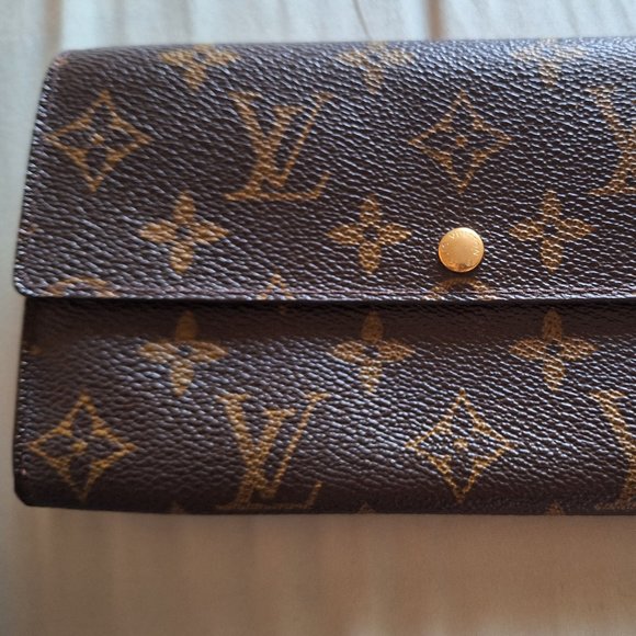 FINAL Sale! 💯 % Authentic LV Sarah Wallet vintage, good condition. - Picture 8 of 16